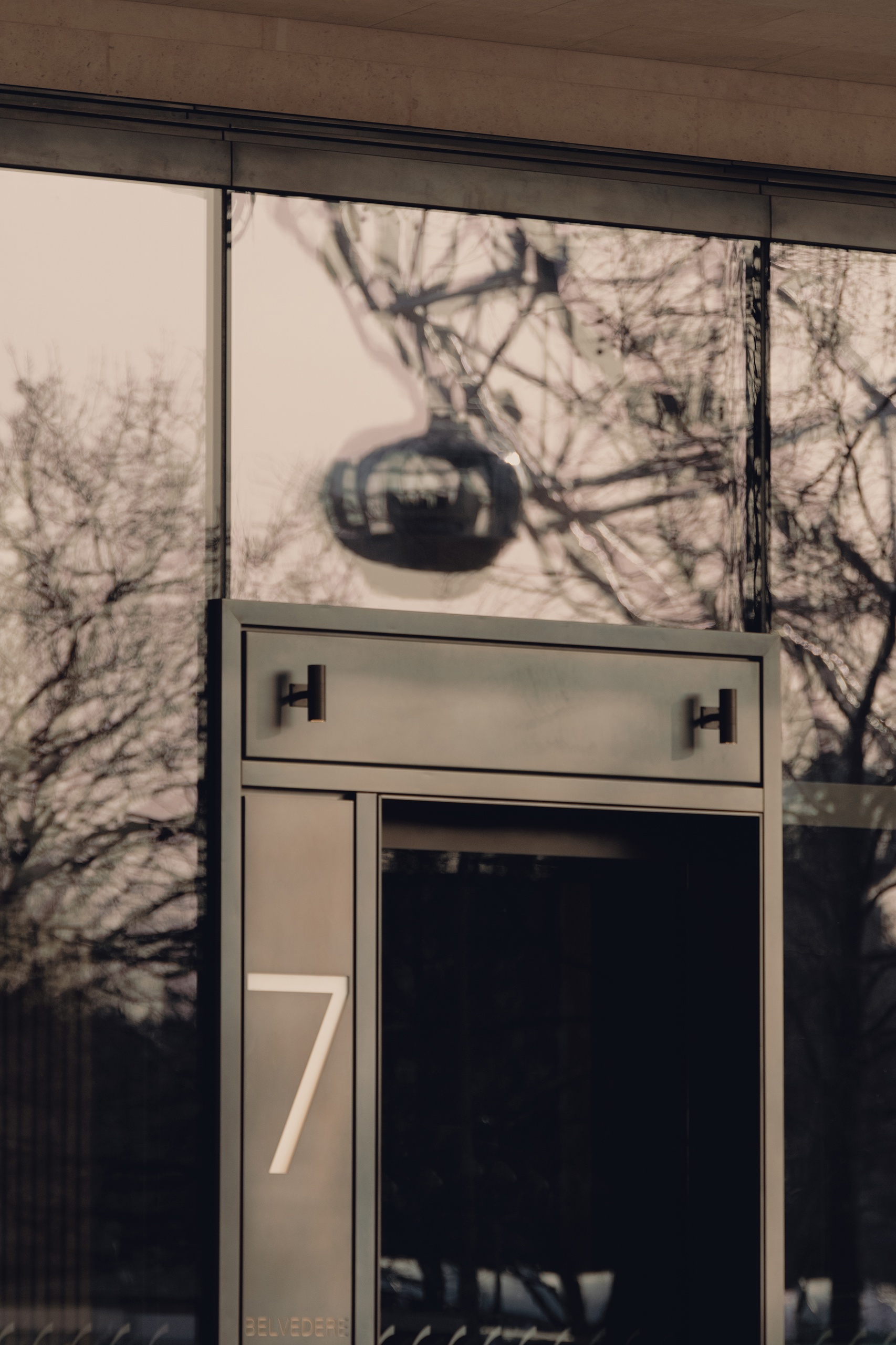 SEVEN_20260305_1201_LR